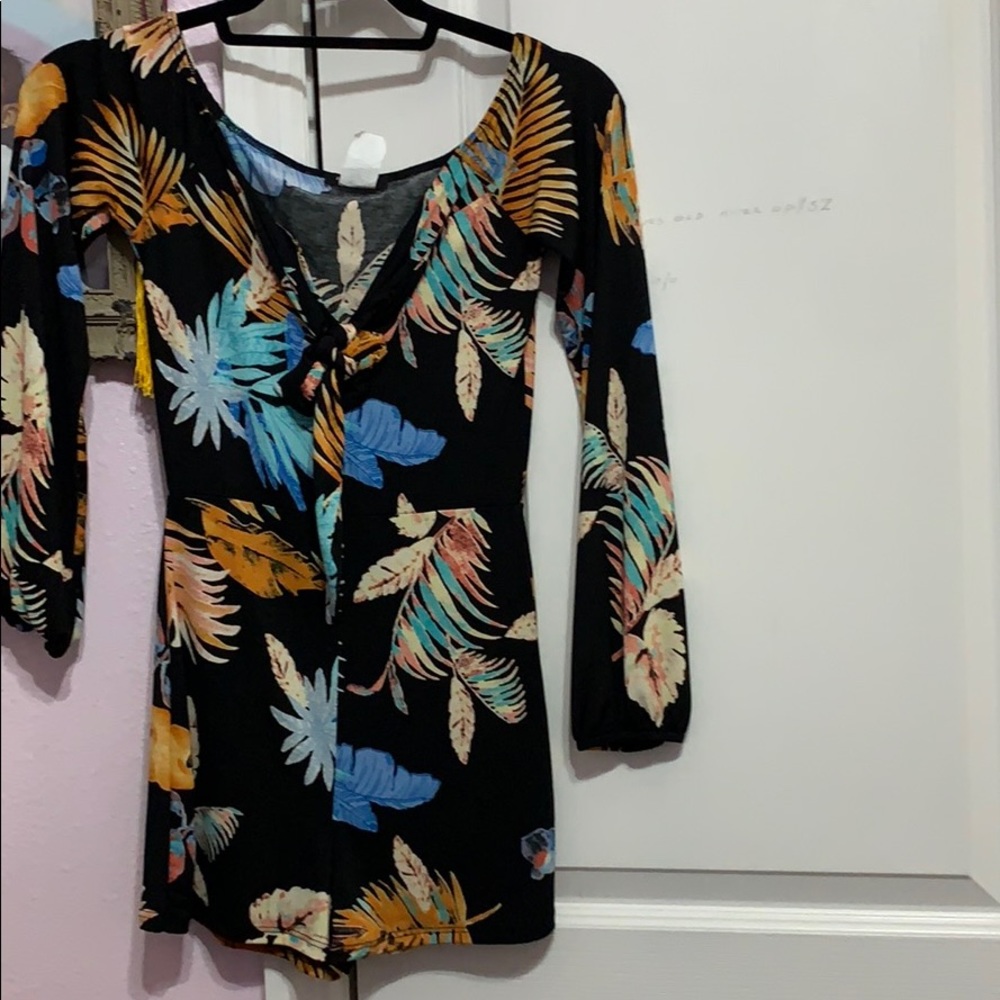 Fashion nova romper size small